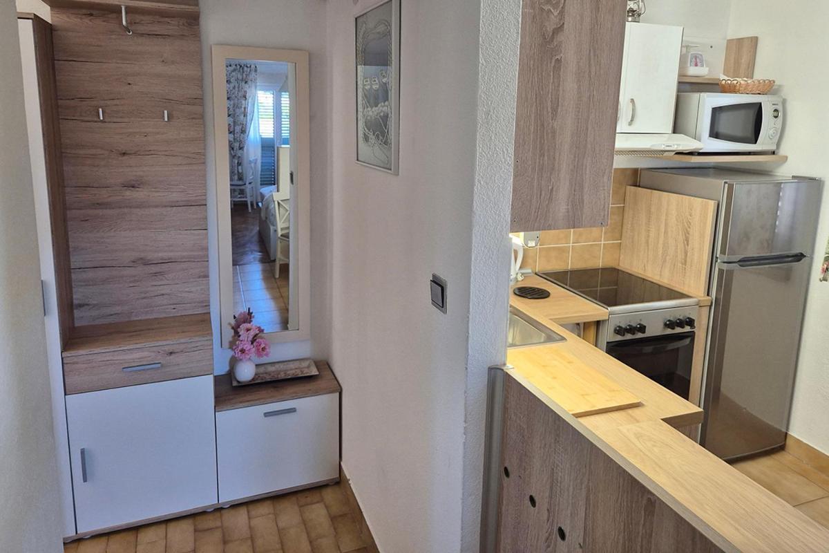 Riva Apartment Sumartin